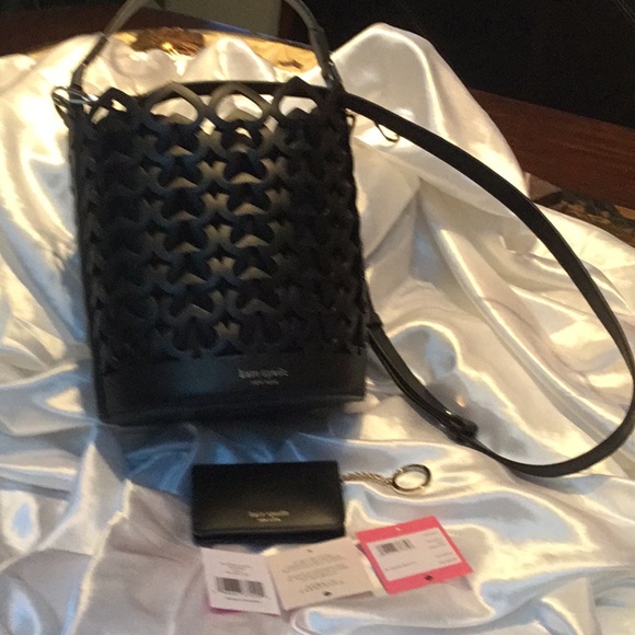 KATE SPADE DORIE BUCKET BAG - Picture 5 of 5
